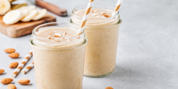 almond milk smoothie